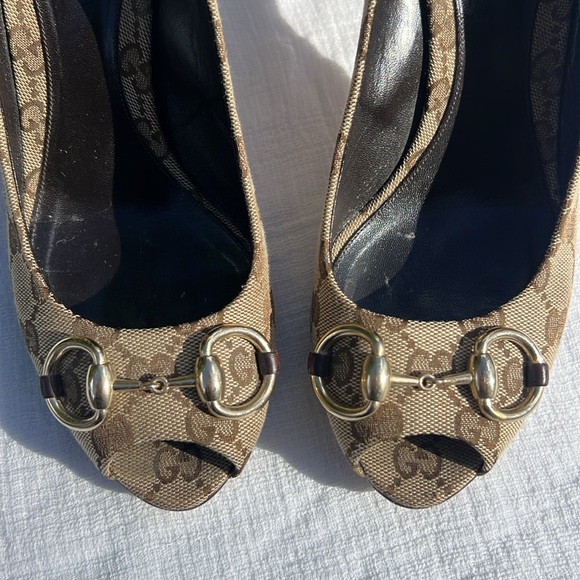 Gucci Beige GG Canvas Horsebit Peep Toe Pumps Heels size 38.size 8.🤎 - Picture 16 of 17
